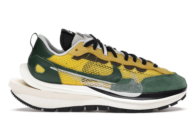 Nike Vaporwaffle / Sacai (Tour Yellow Stadium Green)